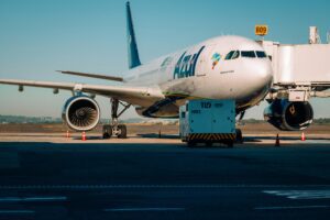 avión de carga en espera